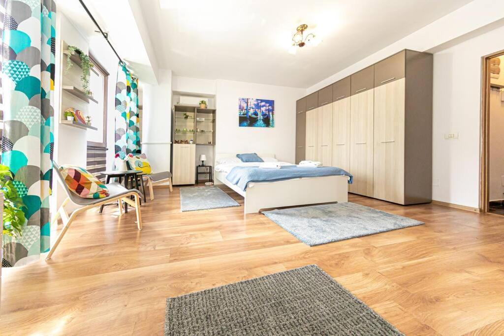 Central Studio Bucur 부쿠레슈티 외부 사진